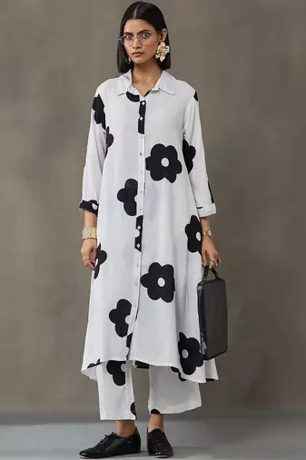 lightweight women floral printed regular kurta with trousers