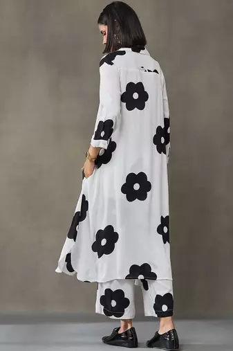 lightweight women floral printed regular kurta with trousers