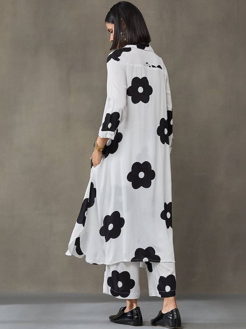 lightweight women floral printed regular kurta with trousers