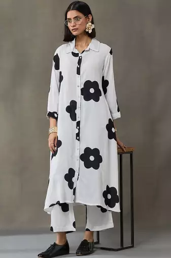 lightweight women floral printed regular kurta with trousers