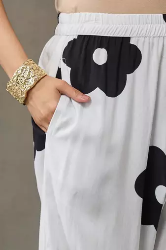 lightweight women floral printed regular kurta with trousers