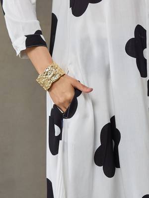 lightweight women floral printed regular kurta with trousers 5