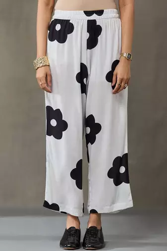 lightweight women floral printed regular kurta with trousers