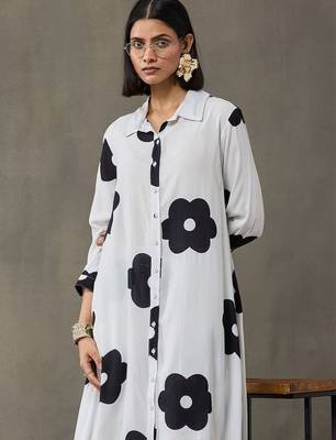 lightweight women floral printed regular kurta with trousers 7