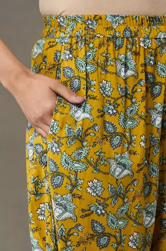 workwear women floral printed regular kurta with trousers