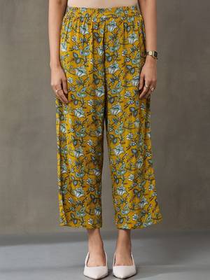 workwear women floral printed regular kurta with trousers 6
