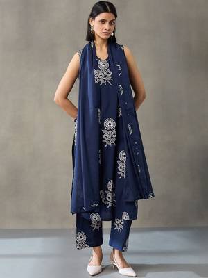 workwear women floral printed regular thread work cotton kurta with palazzos & with dupatta 2