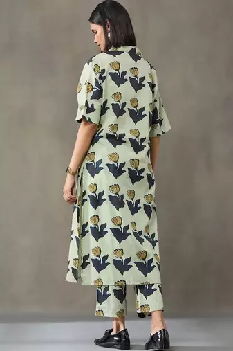lightweight women floral printed regular cotton kurta with trousers