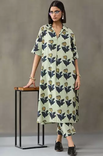 lightweight women floral printed regular cotton kurta with trousers