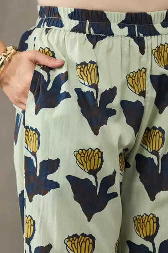 lightweight women floral printed regular cotton kurta with trousers