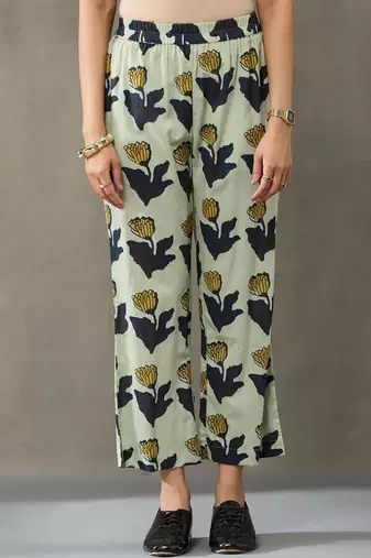 lightweight women floral printed regular cotton kurta with trousers