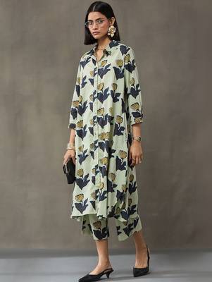 women floral printed regular cotton kurta with trousers 1