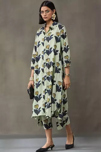 women floral printed regular cotton kurta with trousers