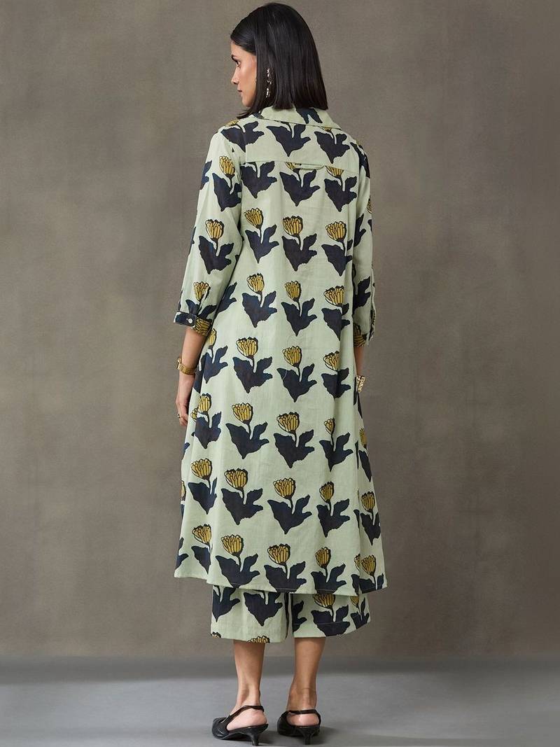 women floral printed regular cotton kurta with trousers