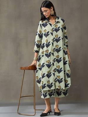 women floral printed regular cotton kurta with trousers 3