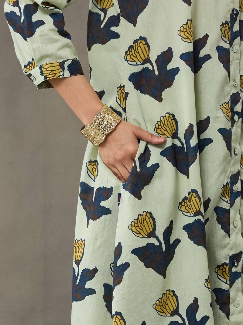 women floral printed regular cotton kurta with trousers