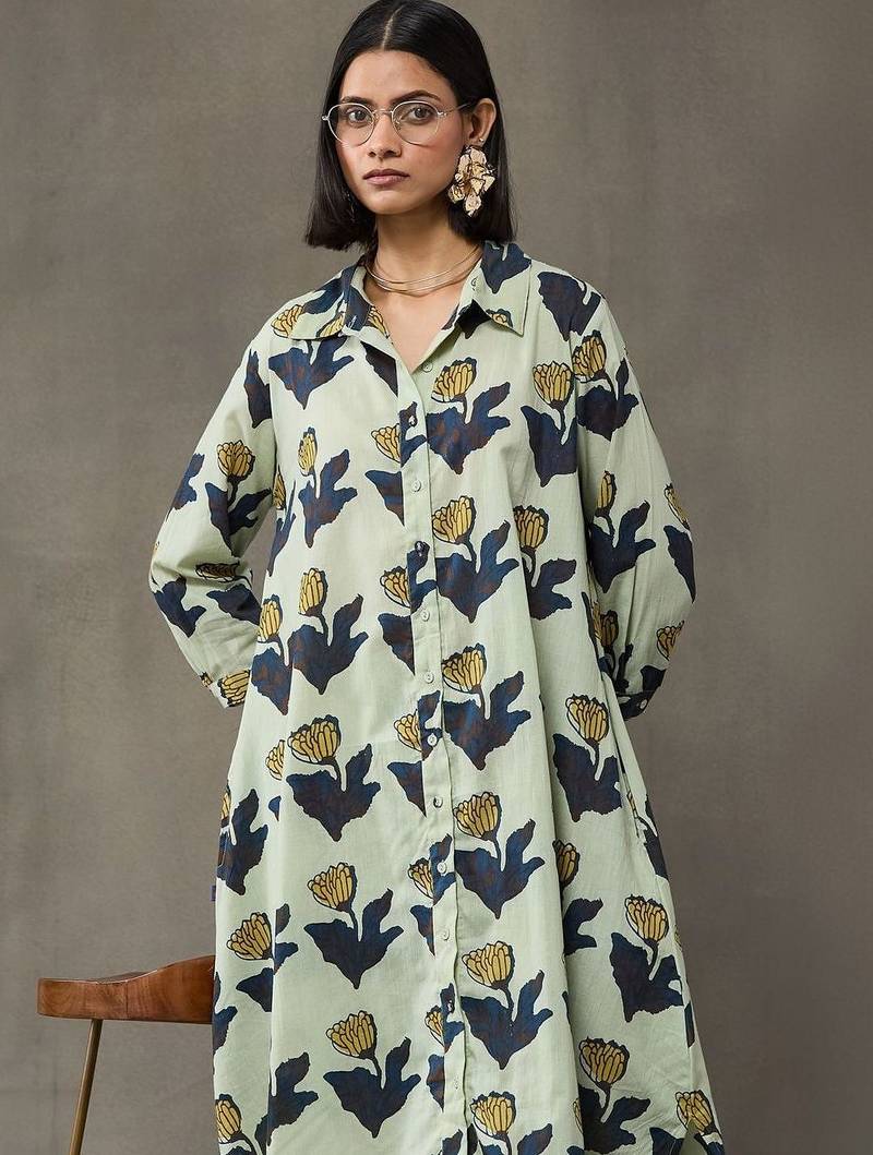 women floral printed regular cotton kurta with trousers