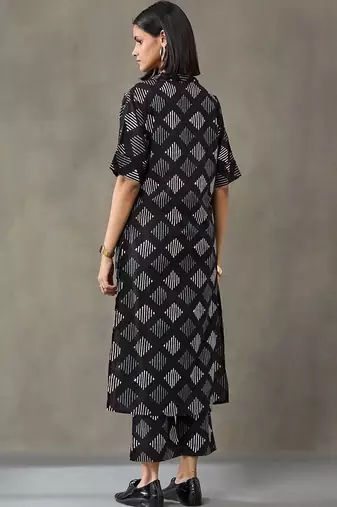 structured women floral printed regular cotton kurta with trousers