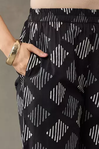 structured women floral printed regular cotton kurta with trousers
