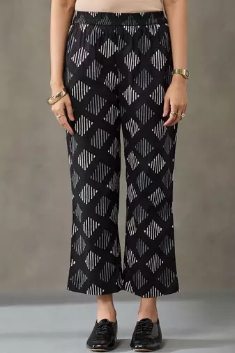 structured women floral printed regular cotton kurta with trousers