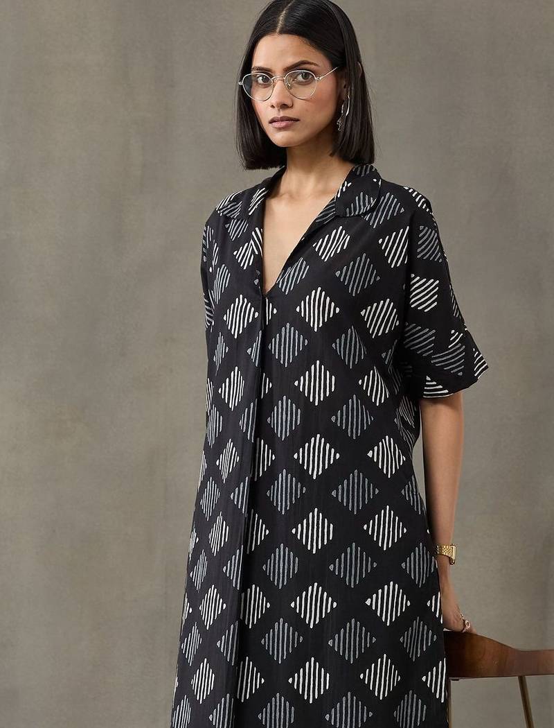 structured women floral printed regular cotton kurta with trousers