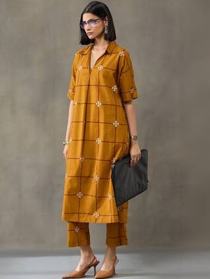 everyday women floral printed regular cotton kurta with trousers 1