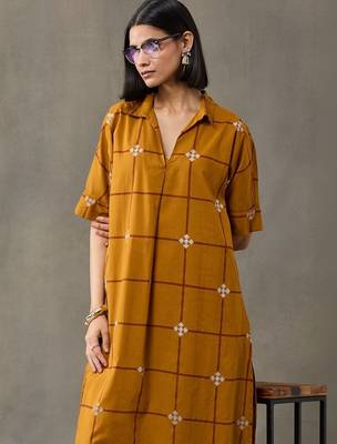 everyday women floral printed regular cotton kurta with trousers 7