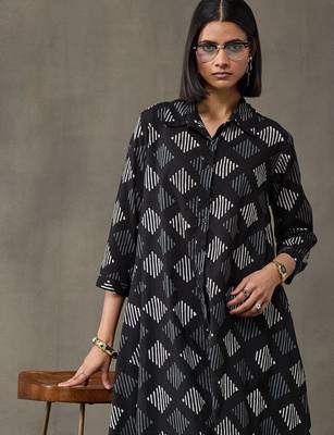 classic women floral printed regular cotton kurta with trousers 7