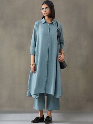 workwear women embroidered regular thread work kurta with trousers 1