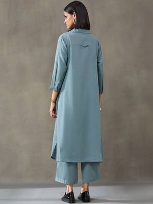 workwear women embroidered regular thread work kurta with trousers 2