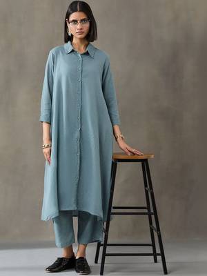 workwear women embroidered regular thread work kurta with trousers 3