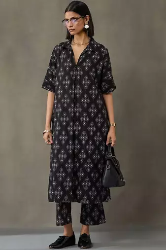 women floral printed regular kurta with trousers