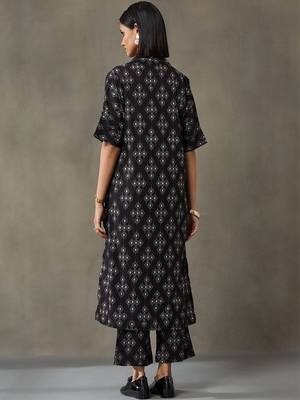 women floral printed regular kurta with trousers 2