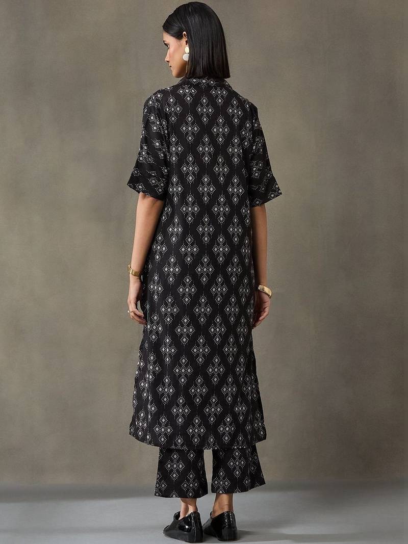 women floral printed regular kurta with trousers