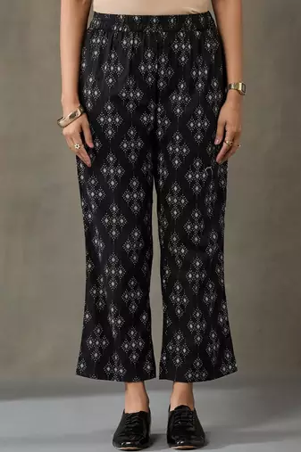 women floral printed regular kurta with trousers