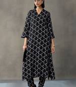 structured women floral printed regular kurta with salwar