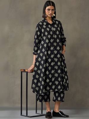 everyday workwear women floral printed regular cotton kurta with trousers 3