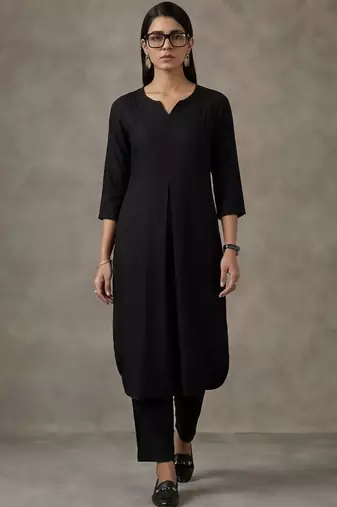 classic women regular kurta with trousers