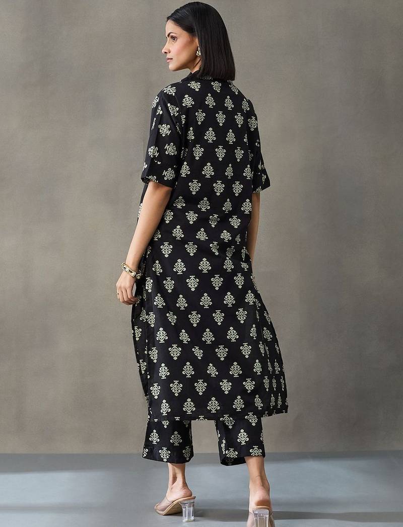 structured women floral printed regular cotton kurta with trousers