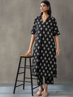 structured women floral printed regular cotton kurta with trousers 3