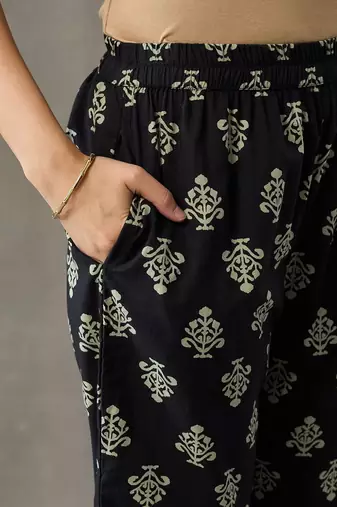 structured women floral printed regular cotton kurta with trousers
