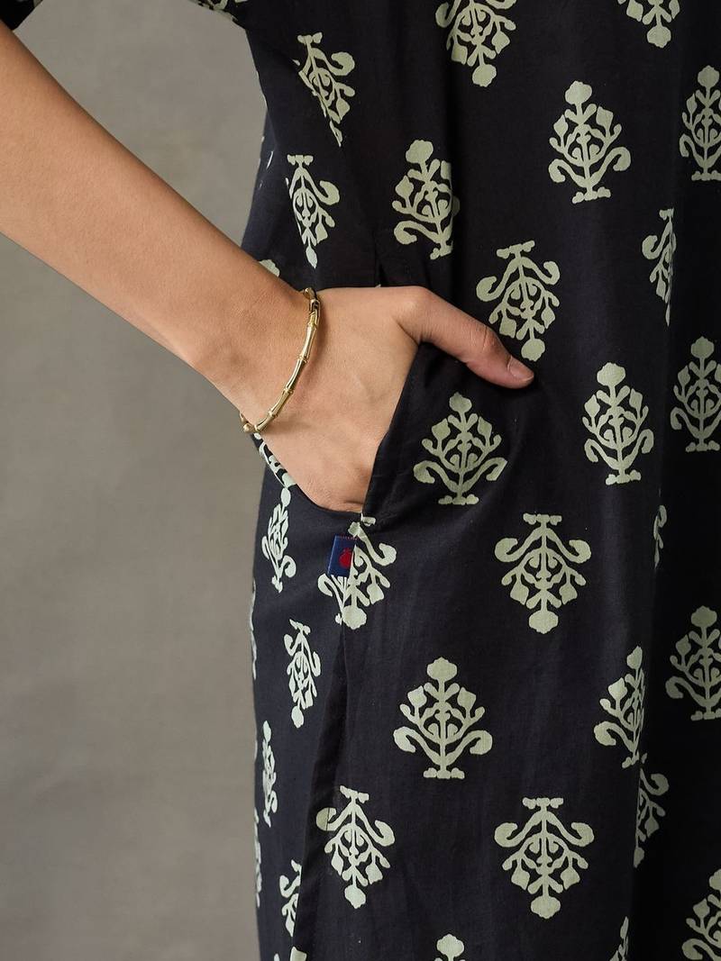 structured women floral printed regular cotton kurta with trousers