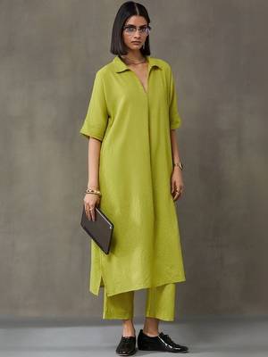 classic women embroidered regular thread work kurta with trousers 1