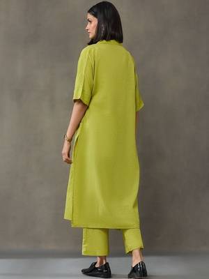 classic women embroidered regular thread work kurta with trousers 2