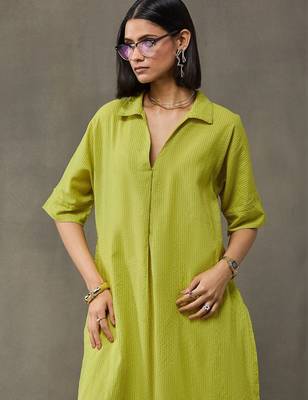 classic women embroidered regular thread work kurta with trousers 7