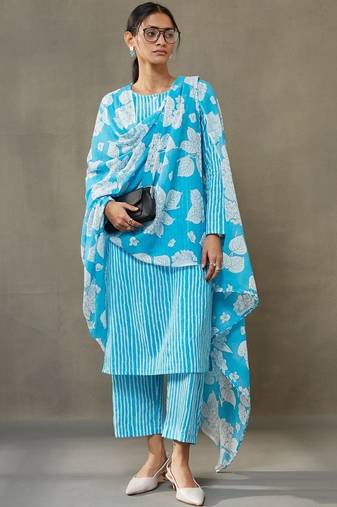 structured women leheriya printed regular cotton kurta with palazzos & with dupatta