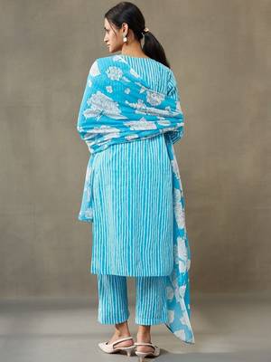 structured women leheriya printed regular cotton kurta with palazzos & with dupatta 4