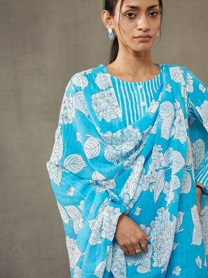 structured women leheriya printed regular cotton kurta with palazzos & with dupatta 6