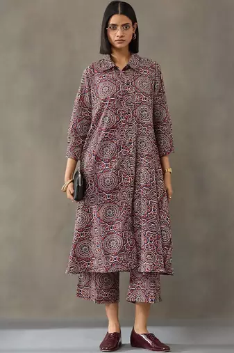 contemporary women floral printed regular cotton kurta with trousers