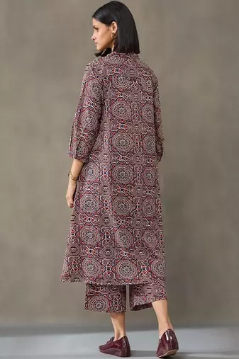 contemporary women floral printed regular cotton kurta with trousers